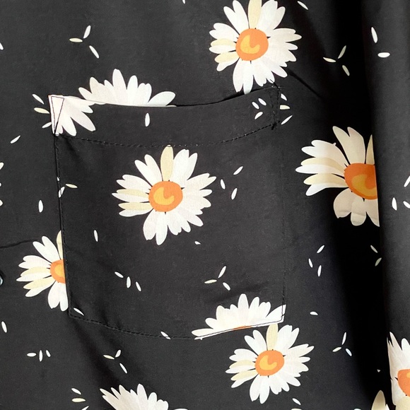 NEW Wesc Oden Daisy AOP All Over Button Down Camp Shirt Men’s size XL - Picture 4 of 10